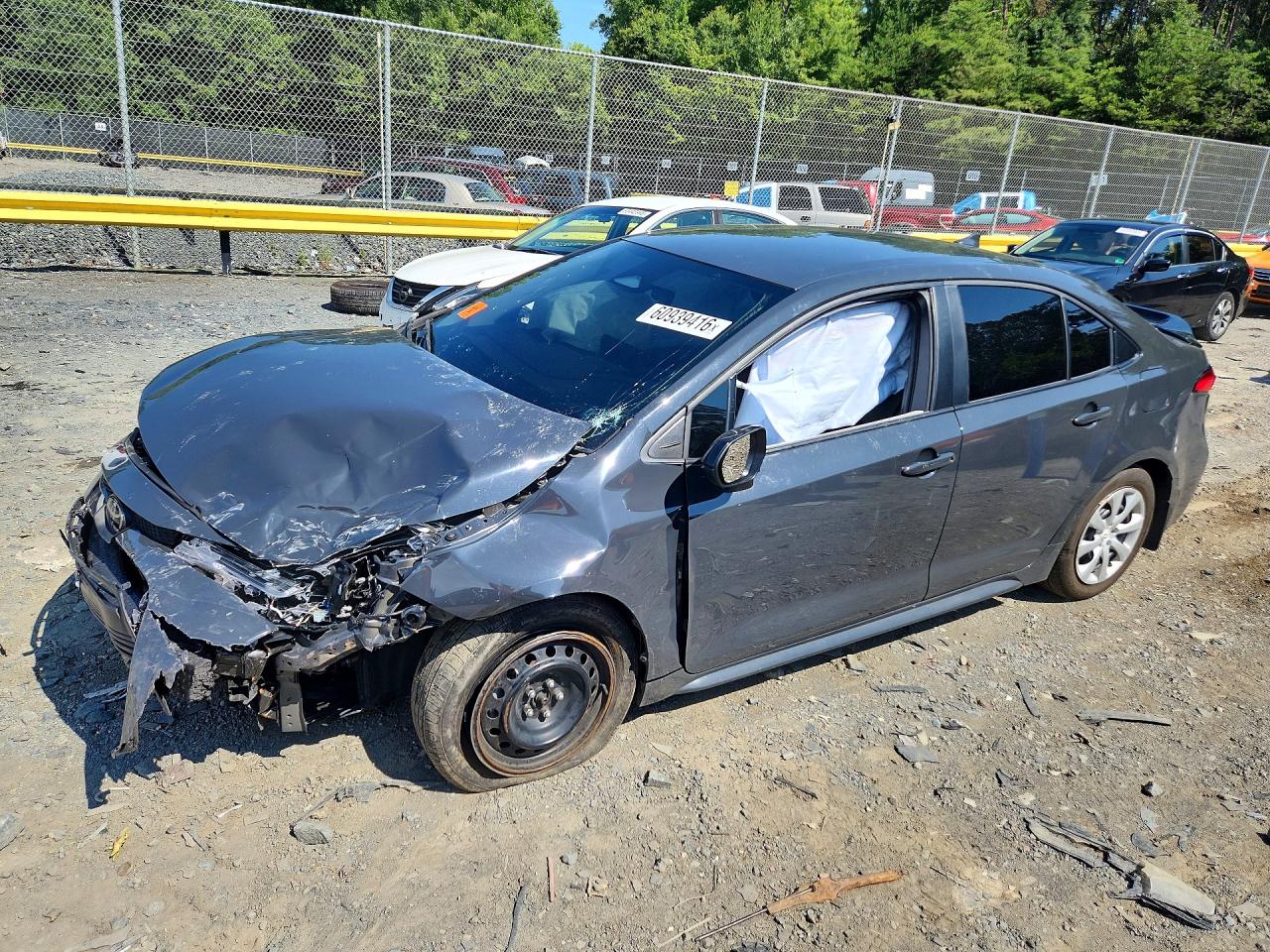 2025 TOYOTA COROLLA LE — Front 3/4
