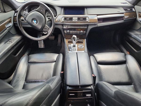 2013 BMW 750