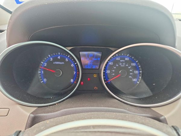 2015 HYUNDAI TUCSON GL (Middle-Low)