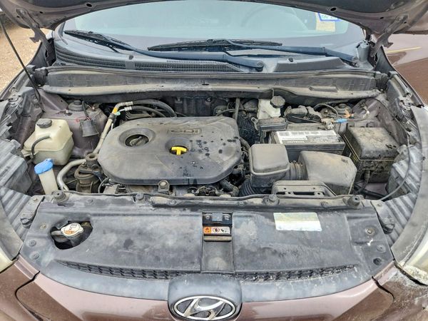 2015 HYUNDAI TUCSON GL (Middle-Low)