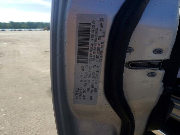 2019 RAM 1500 SLT — VINS