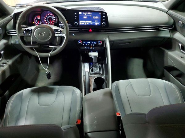 2022 HYUNDAI ELANTRA SEL