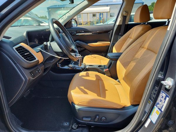 2025 KIA SELTOS EX