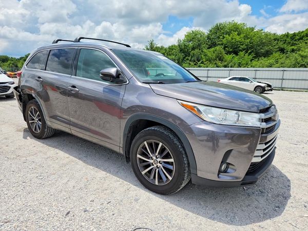 2017 TOYOTA HIGHLANDER SE/XLE