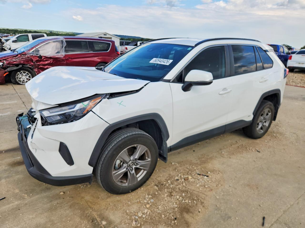 2024 TOYOTA RAV4 XLE