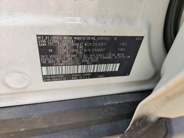 2024 TOYOTA RAV4 XLE