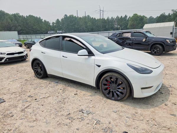2021 TESLA MODEL Y — Passenger 3/4