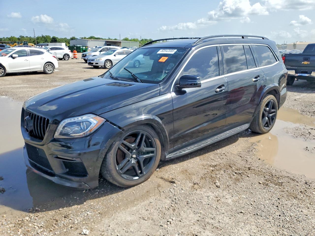 2016 MERCEDES-BENZ GL-CLASS GL550-4M — Front 3/4