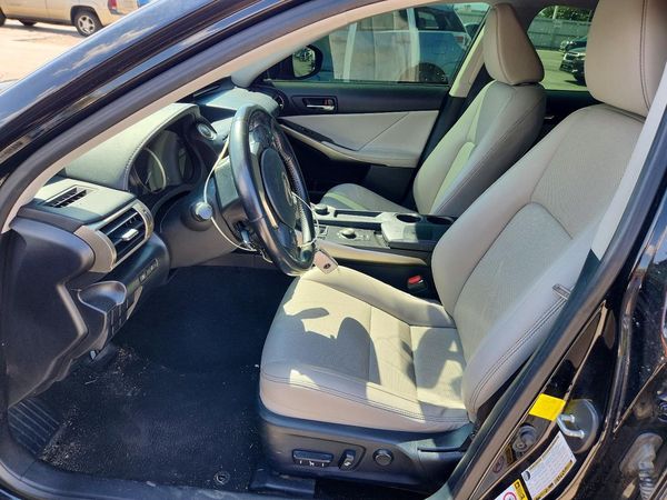 2016 LEXUS IS 300