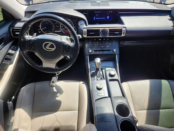 2016 LEXUS IS 300