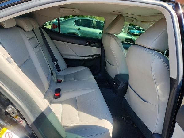 2016 LEXUS IS 300