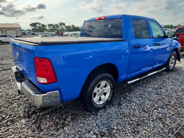 2016 RAM 1500 ST CREW CAB 4X2