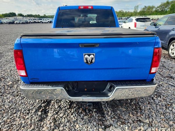 2016 RAM 1500 ST CREW CAB 4X2