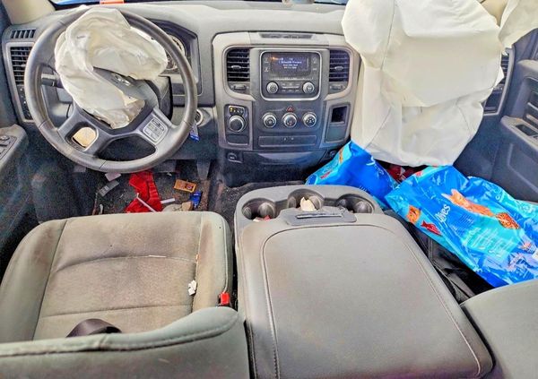 2016 RAM 1500 ST CREW CAB 4X2