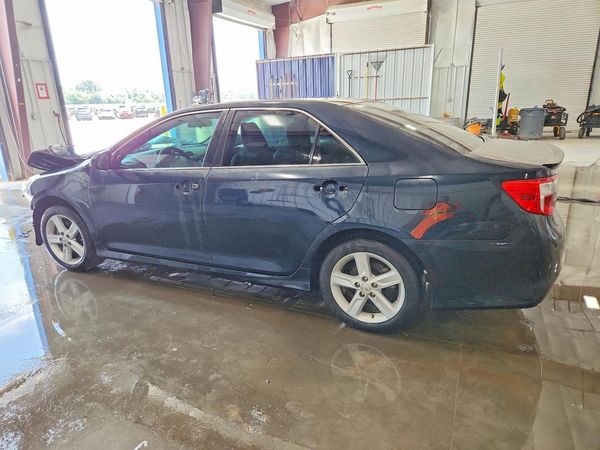 2013 TOYOTA CAMRY
