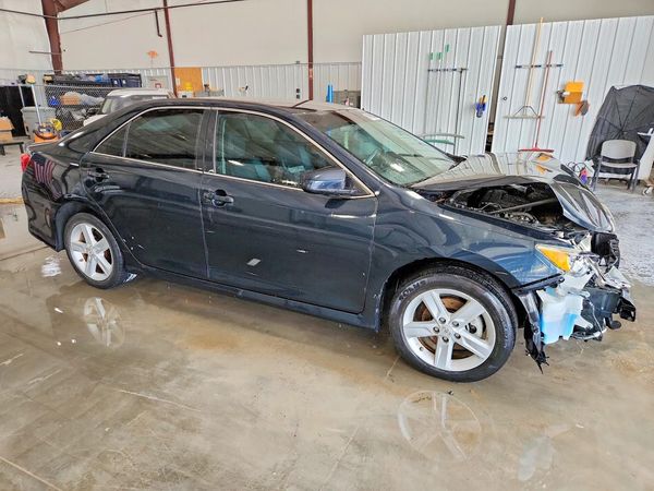 2013 TOYOTA CAMRY