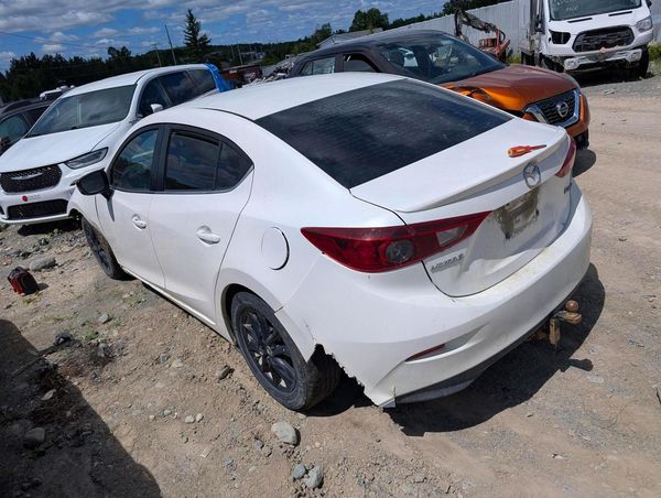 2015 MAZDA 3 Touring/GS