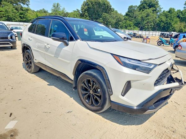 2022 TOYOTA RAV4 XSE
