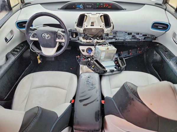 2019 TOYOTA PRIUS Plus/Premium/Advanced