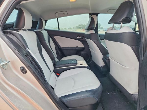 2019 TOYOTA PRIUS Plus/Premium/Advanced
