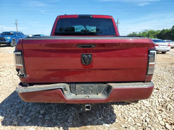 2018 RAM 1500 ST CREW CAB 4X2