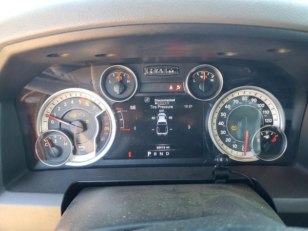2018 RAM 1500 ST CREW CAB 4X2