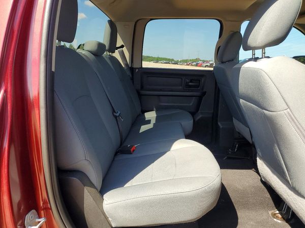 2018 RAM 1500 ST CREW CAB 4X2
