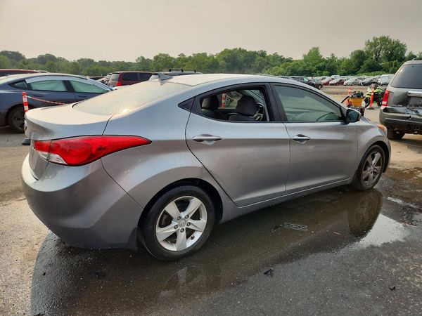 2012 HYUNDAI ELANTRA