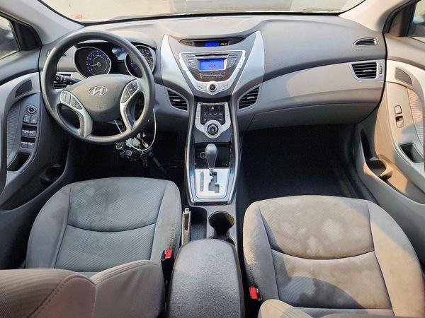 2012 HYUNDAI ELANTRA