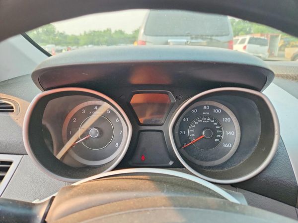 2012 HYUNDAI ELANTRA