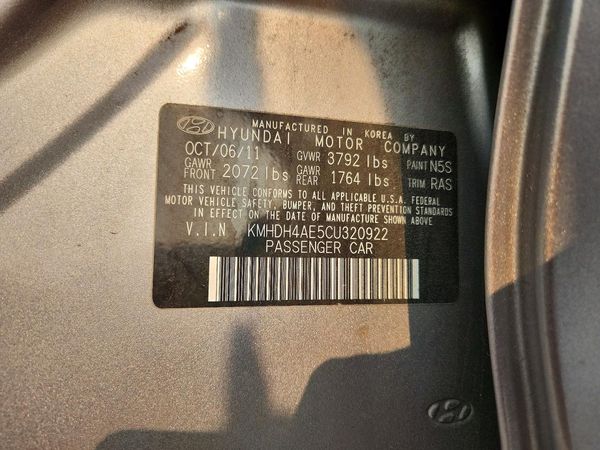 2012 HYUNDAI ELANTRA