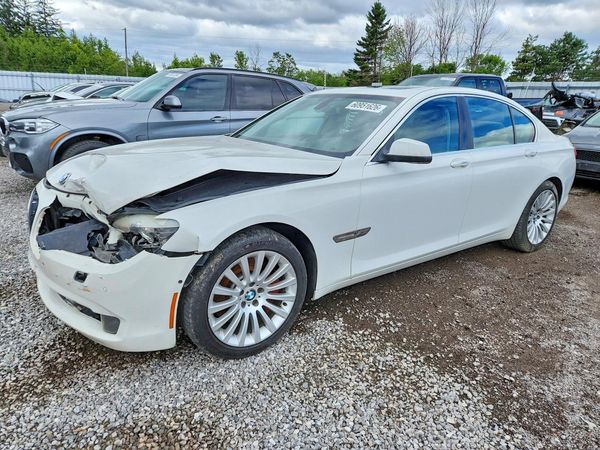 2012 BMW 750