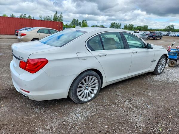 2012 BMW 750 750xi/Alpina B7 xDrive