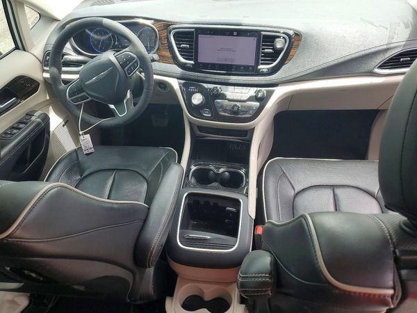 2024 CHRYSLER PACIFICA