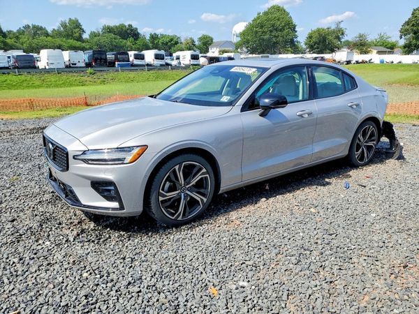 2025 VOLVO S60 Plus Dark