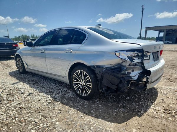 2019 BMW 530