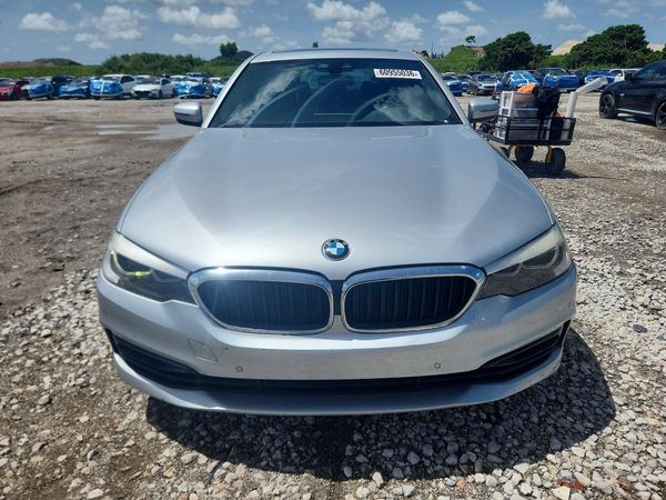 2019 BMW 530