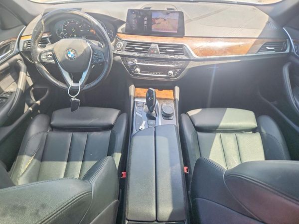 2019 BMW 530