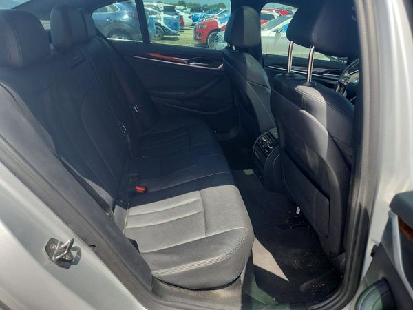 2019 BMW 530