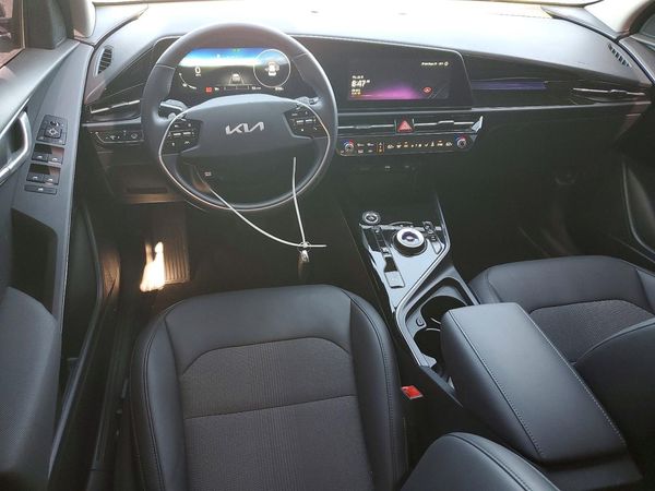 2025 KIA NIRO Wind
