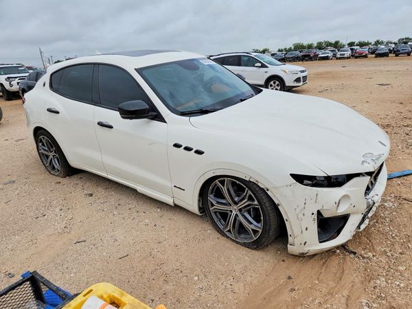 2021 MASERATI LEVANTE Base