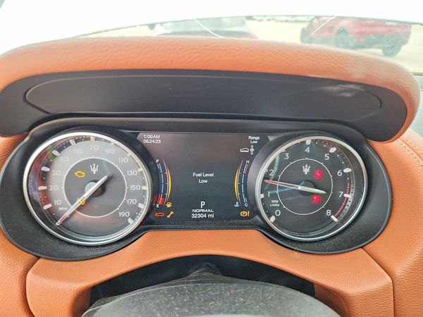 2021 MASERATI LEVANTE Base