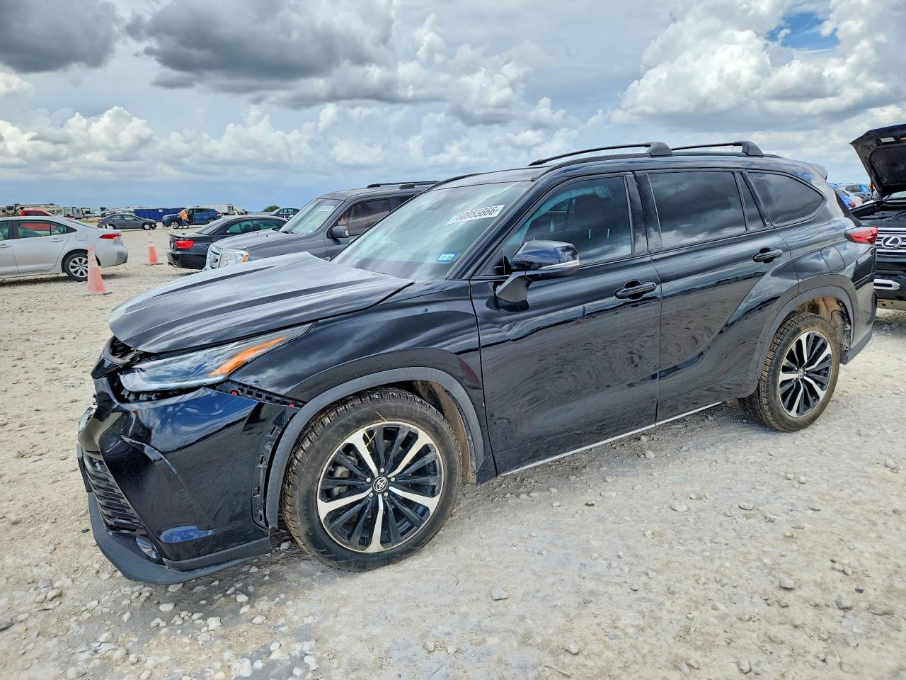 2022 TOYOTA HIGHLANDER XSE