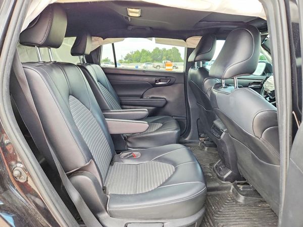 2022 TOYOTA HIGHLANDER XSE