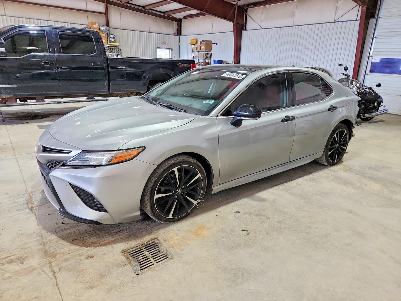 2019 TOYOTA CAMRY XLE/XSE