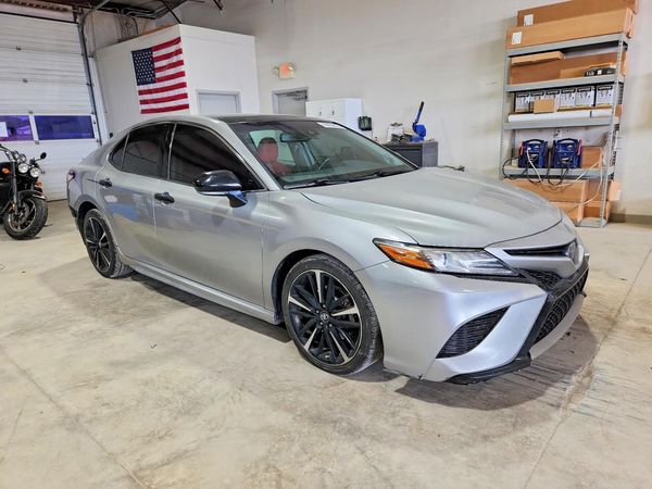 2019 TOYOTA CAMRY XLE/XSE