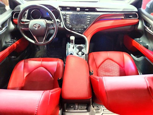 2019 TOYOTA CAMRY XLE/XSE