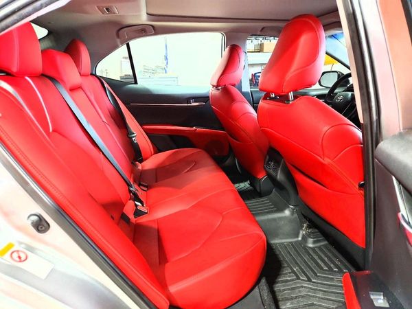 2019 TOYOTA CAMRY XLE/XSE