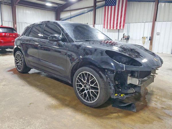 2018 PORSCHE MACAN