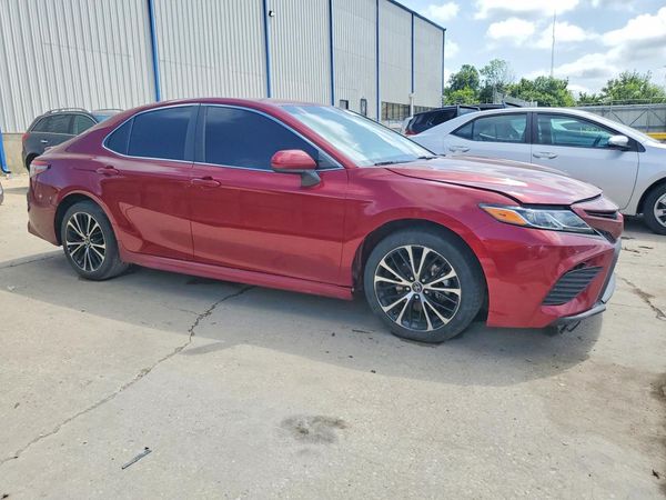 2018 TOYOTA CAMRY